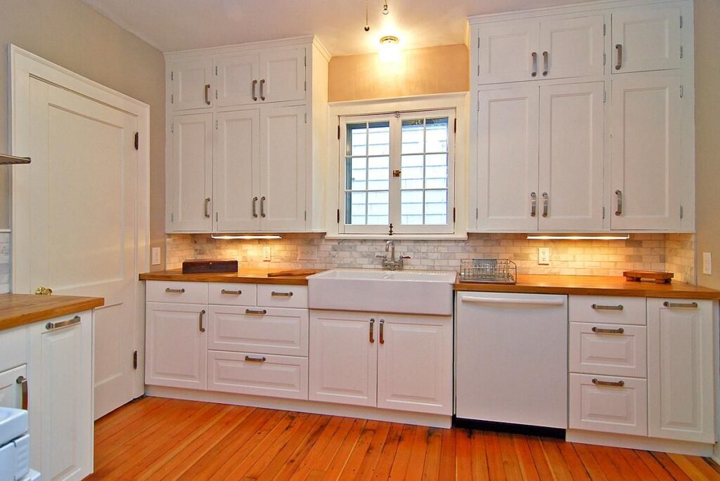 kitchen cabinet